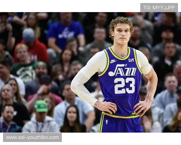 爵士不敌雷霆，马尔卡宁空砍30分，球队失误过多致败